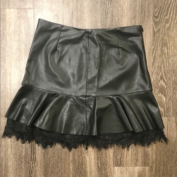 Black PU leather fit & flare lace trim skirt - Picture 2 of 3
